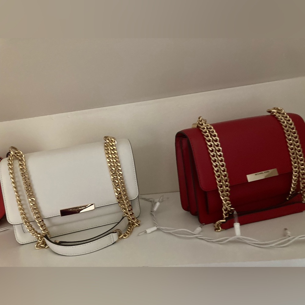 Michael Kors White Leather Shoulder Bag with Gold Chain Strap - Picture 8 of 8